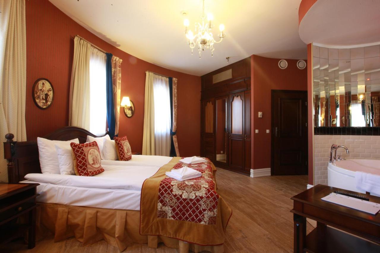 Hotel St. Bruno Gizycko Exterior photo